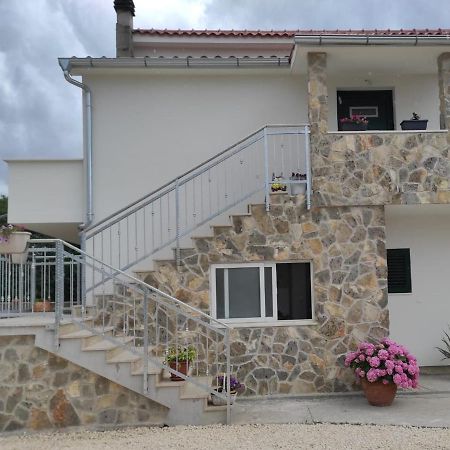 Apartman Lucia Bilice Bagian luar foto