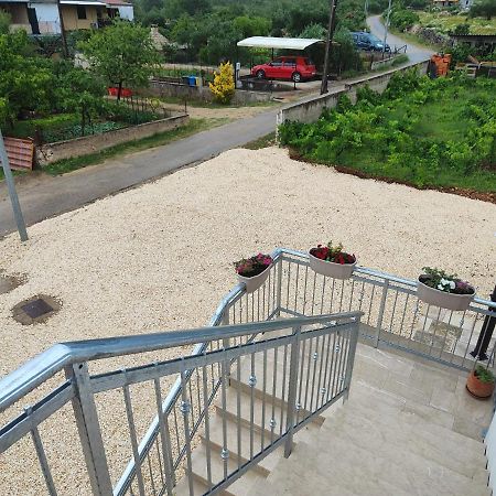 Apartman Lucia Bilice Bagian luar foto