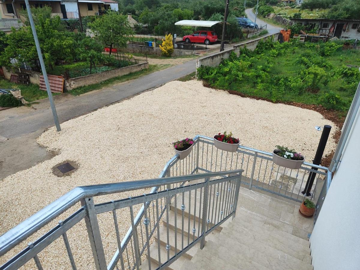 Apartman Lucia Bilice Bagian luar foto